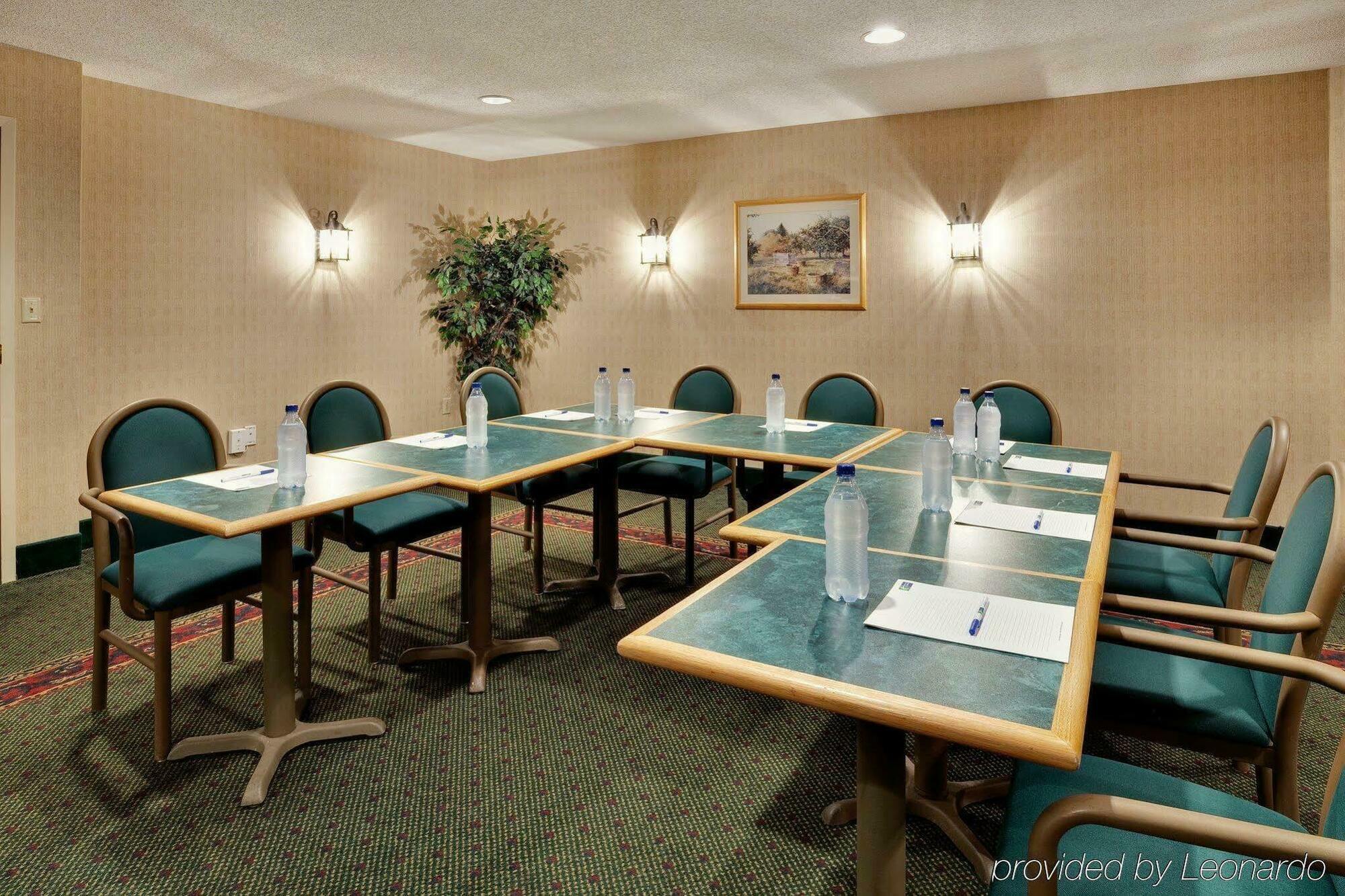 Hotel Surestay By Western Hershey 3*